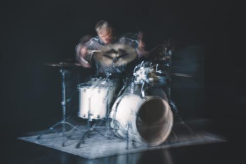 MØL af Rolf Meldgaard