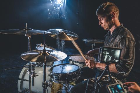 MØL af Rolf Meldgaard