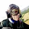 RAF roser Bruce Dickinson efter nødlanding  