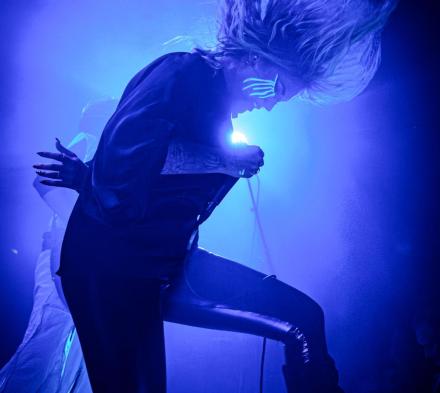 Vokalist Sandie Gjørtz, Defacing God